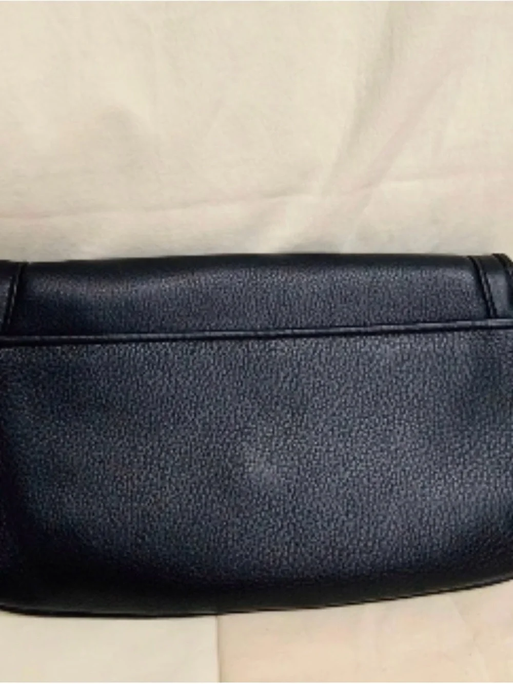 Beautful Tory Burch Black Leather Shoulder Bag with Gold Logo - Picture 3 of 11